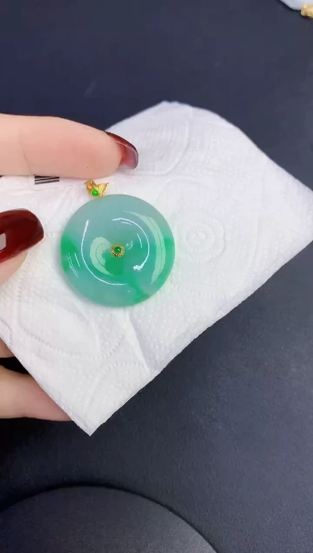 颈饰18K金镶嵌翡翠缅甸天然翡翠a货