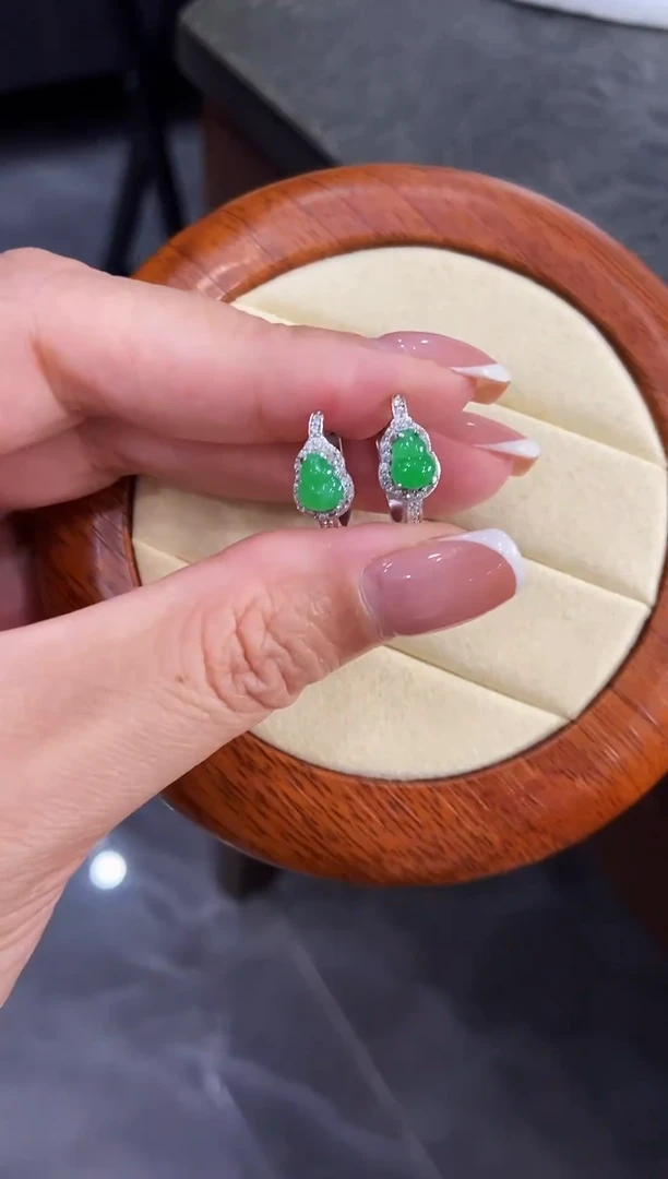 翡翠挂件银S925镶嵌耳饰