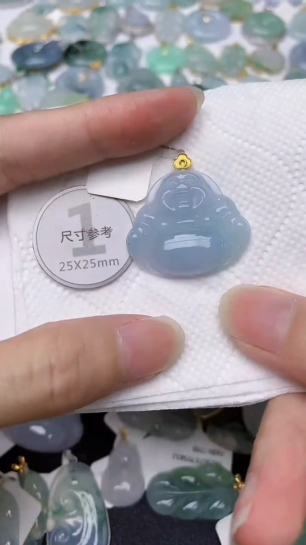 颈饰18K金镶嵌翡翠天然A货翡翠