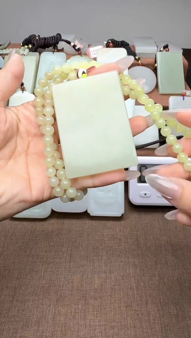 颈饰未镶嵌和田玉自**风 自在如风