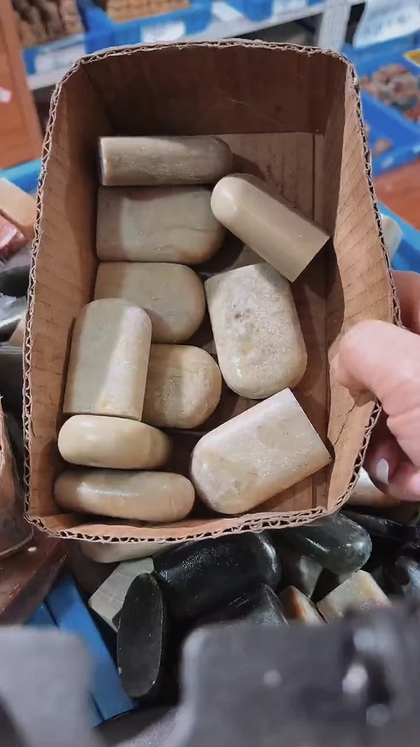 寿山石墨*尘瑕疵不规则章随形