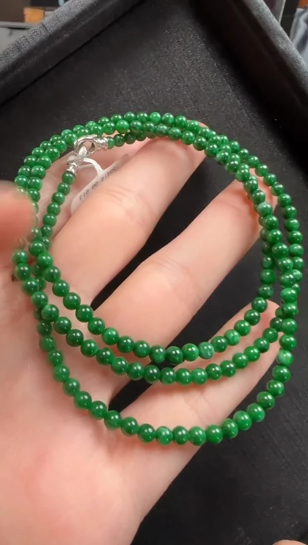 颈饰18K金镶嵌翡翠504玉珠一条