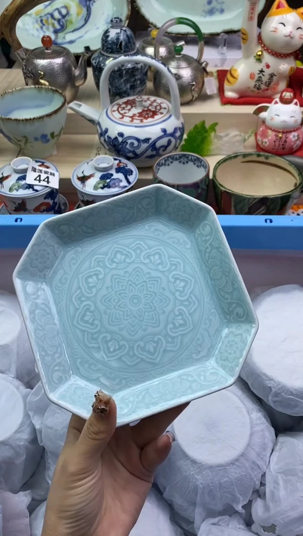 【闪购商品】瓷片隆莲瓷器欢迎大家