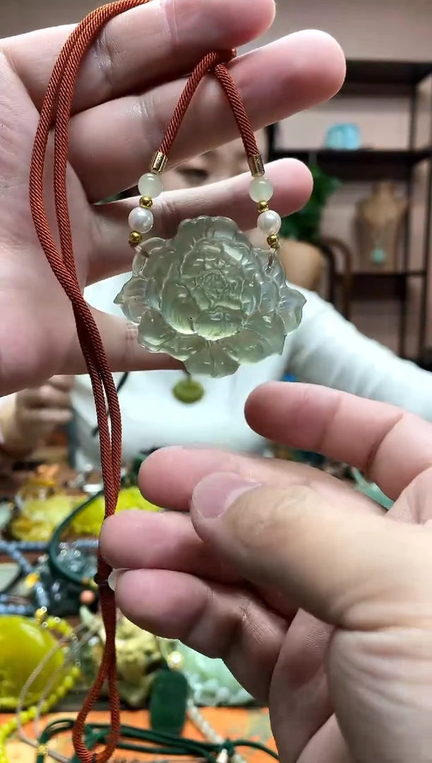 未镶嵌岫玉吊坠·