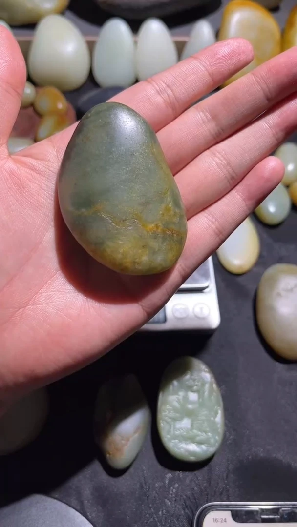 和田玉未镶嵌珠宝半成品8和田玉