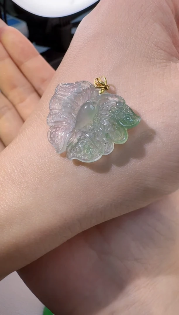 颈饰18K金镶嵌翡翠缅甸A货翡翠