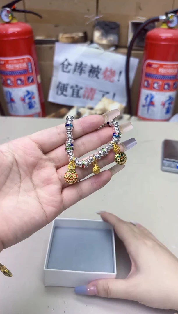 金属银色饰品YS11111111110276