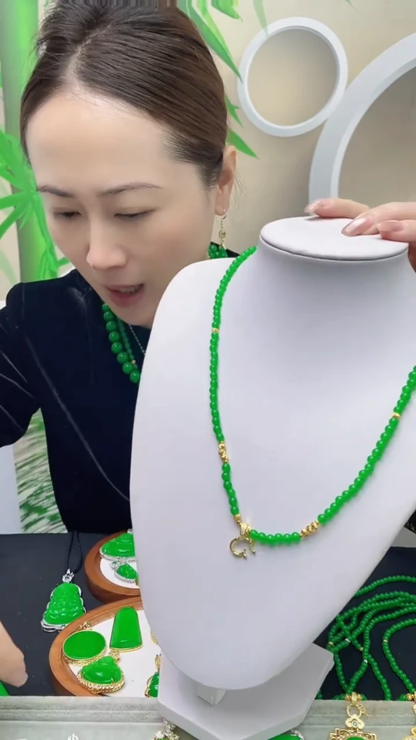 颈饰14K金镶嵌翡翠D05