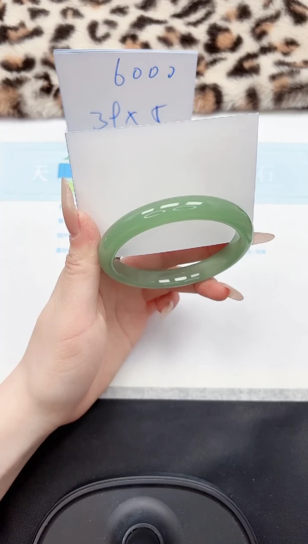 【闪购商品】石英质玉手镯未镶嵌52-61