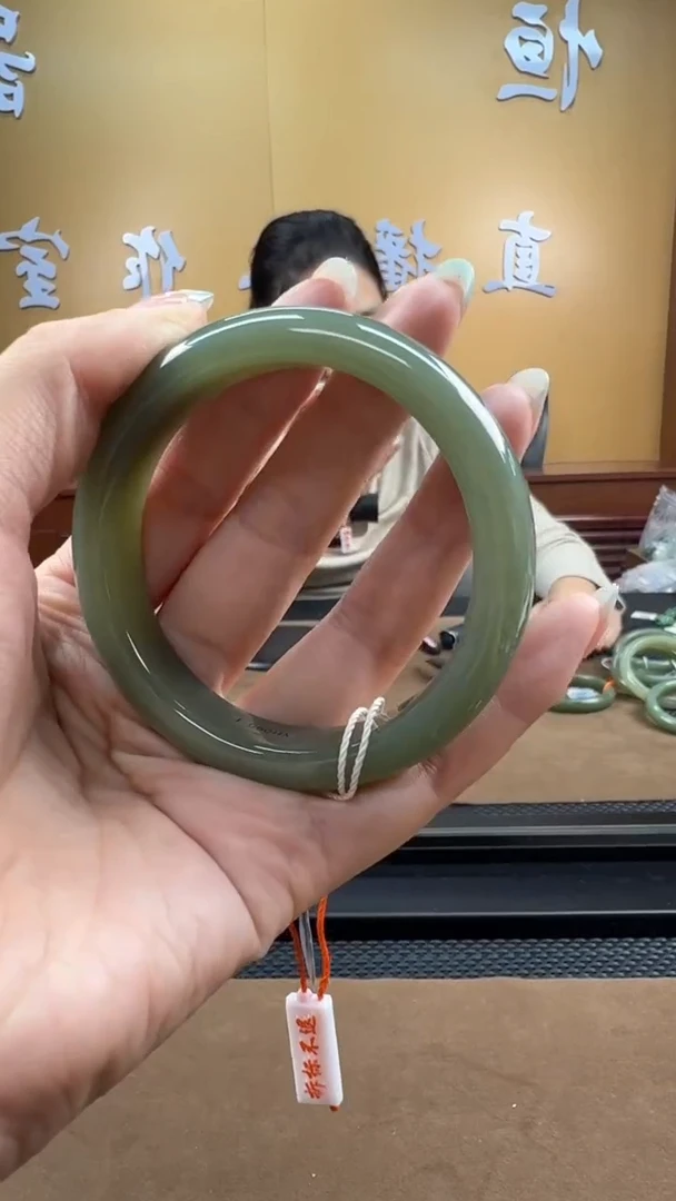 颈饰未镶嵌和田玉手镯59