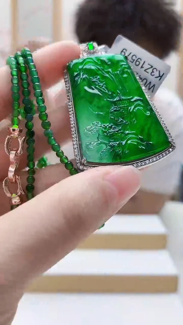 未镶嵌定制翡翠4688lr-毛货挂件赠珠链100