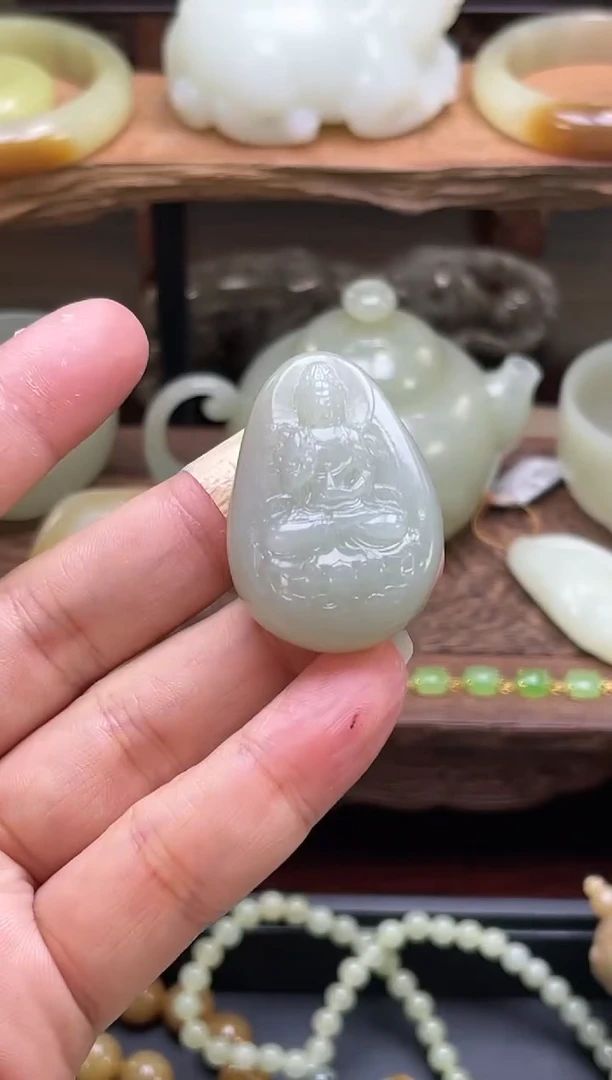 【闪购商品】和田玉吊坠未镶嵌D且末青白玉 随形观音