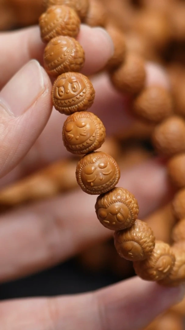 吊坠猴头核桃拉布布