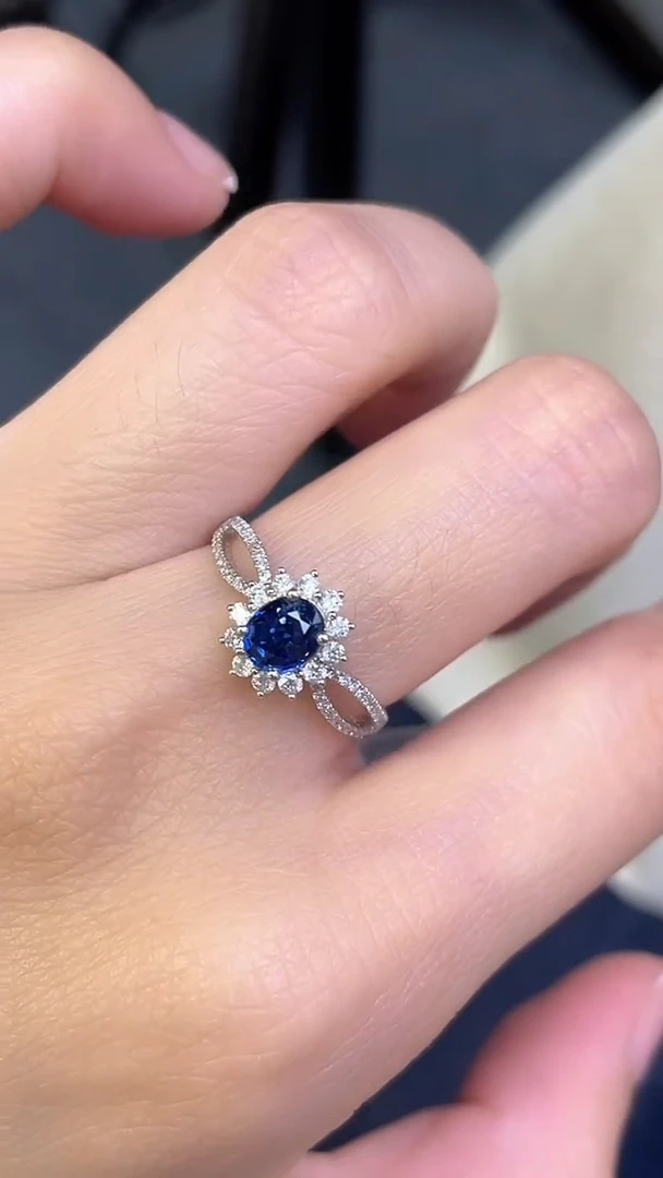 戒指蓝宝石18K金镶嵌无烧主石：0.76ct