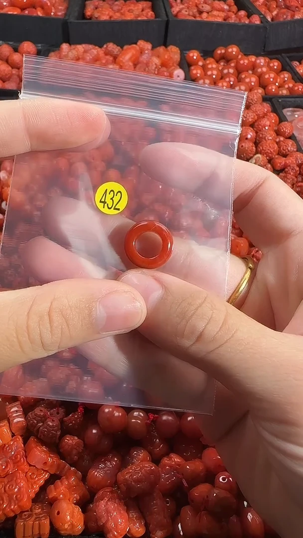 颈饰未镶嵌南红玛瑙1