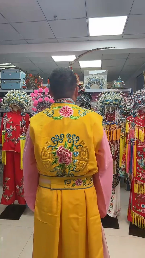 张*民黄色圆领小生坎