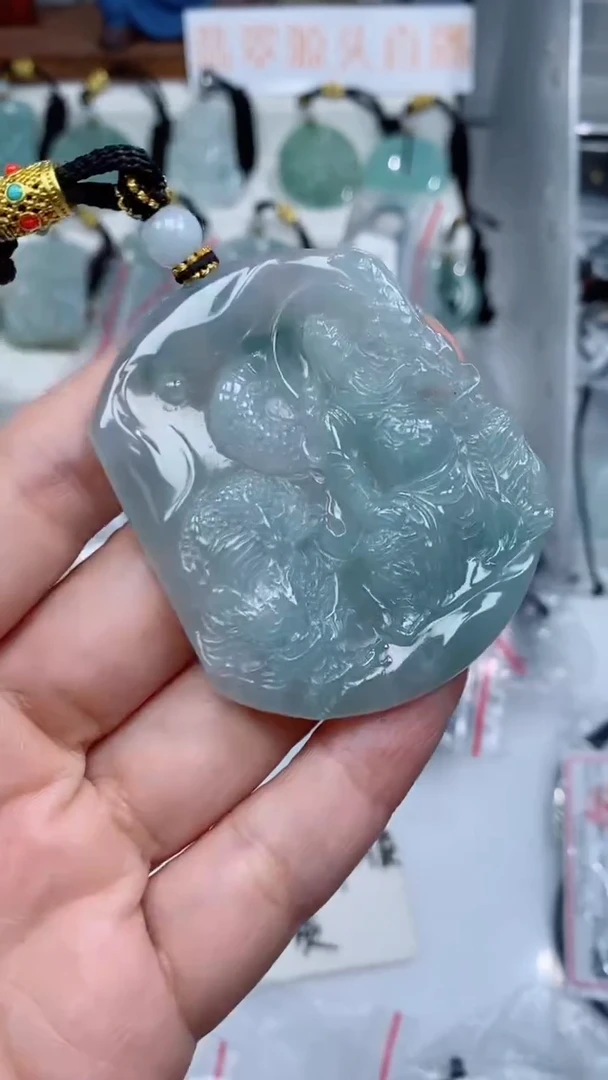 颈饰未镶嵌翡翠吊坠