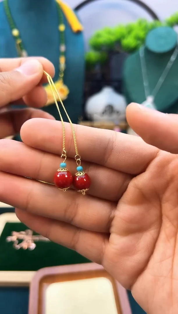 玛瑙/玉髓耳钉14K金镶嵌           E337