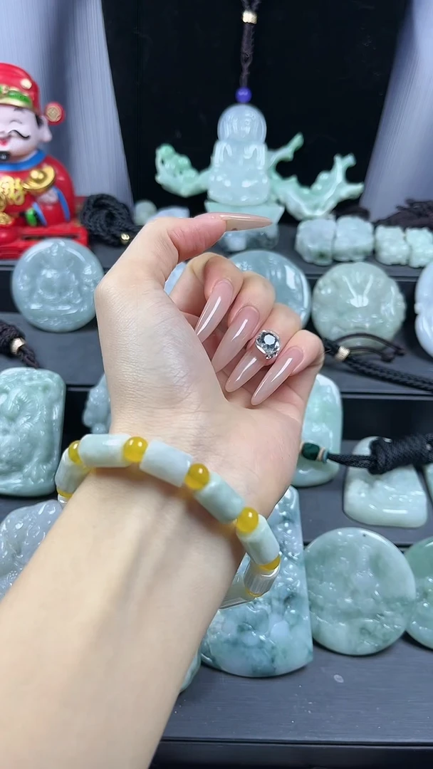 【闪购商品】翡翠颈饰未镶嵌手串