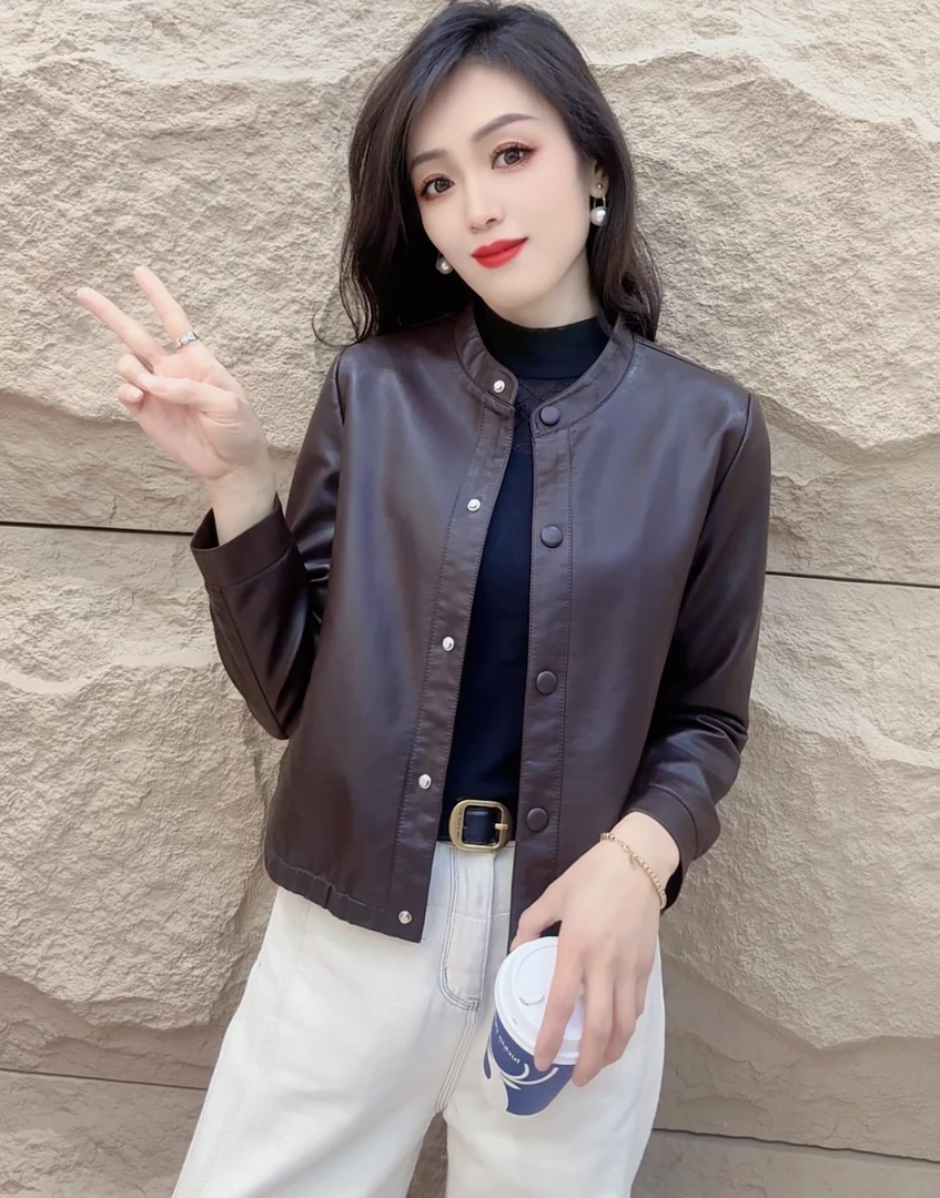 海宁正品2025春秋新款圆领时尚休闲中老年小个子皮衣外套女