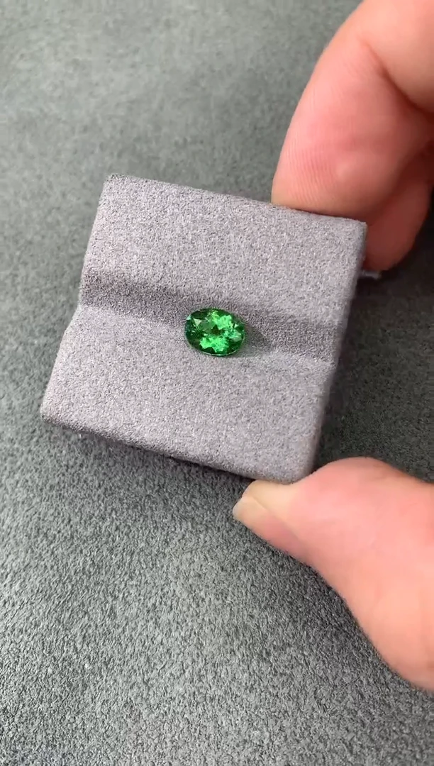 未镶嵌莎弗莱石榴石（沙弗莱）卡扎尼 1.1CT