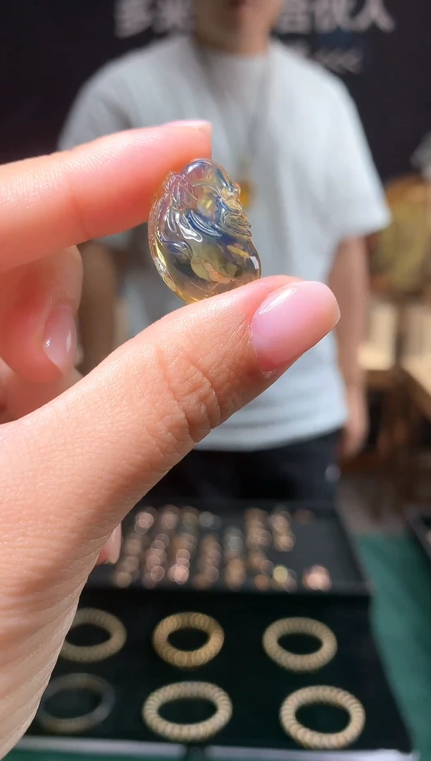 琥珀颈饰未镶嵌老王严选