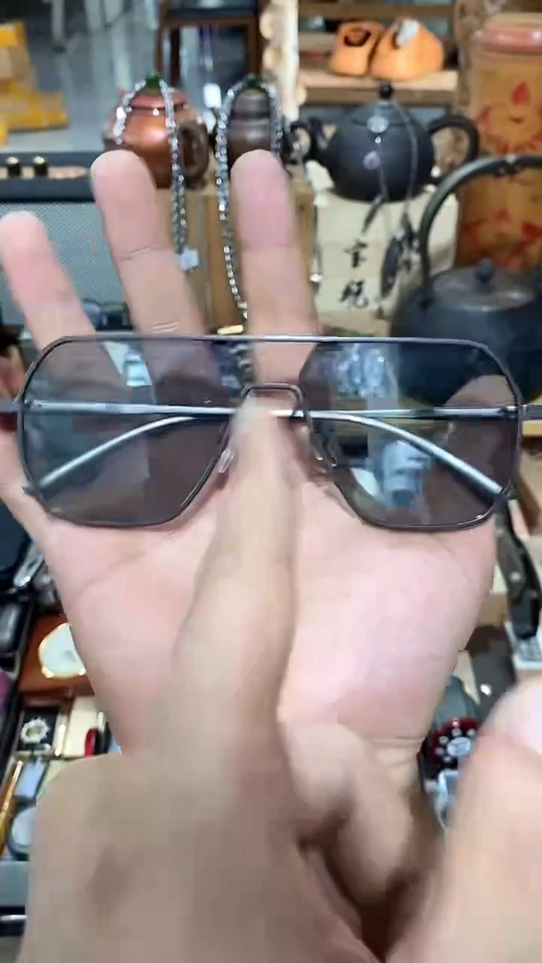 瓷片闪购商品  如图所示