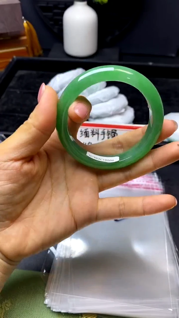 时尚女款缅料手镯155