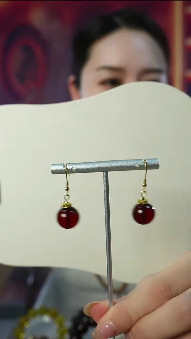 琥珀银S925镶嵌耳饰血珀挂钩耳环13mm+