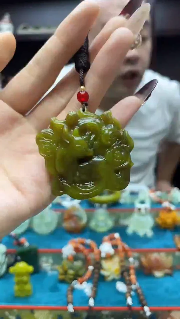 未镶嵌岫玉吊坠·