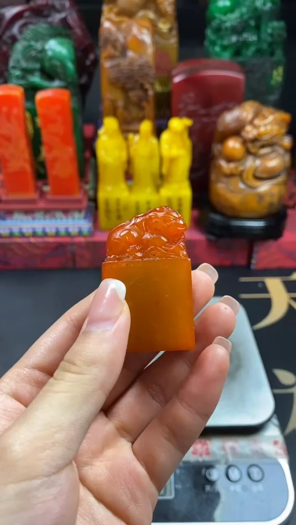 寿山石印石田黄貔貅扭