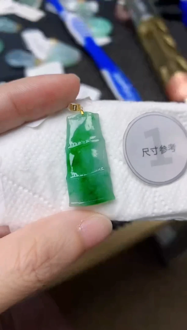 颈饰18K金镶嵌翡翠天然缅甸A货翡翠