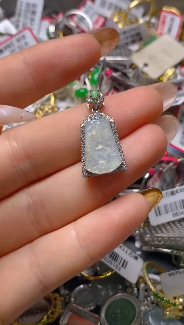 银S925镶嵌戒指翡翠百内无证书