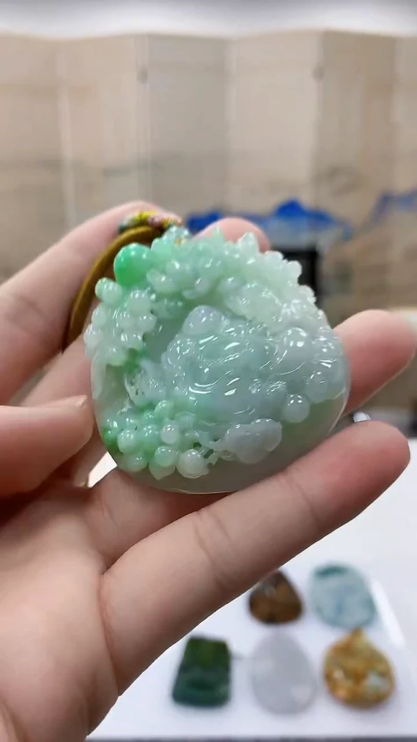 【闪购商品】定制翡翠未镶嵌4812bb-毛货挂件65