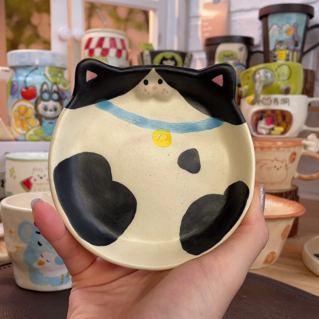 景德镇创意手绘可爱设计师款奶牛猫碟