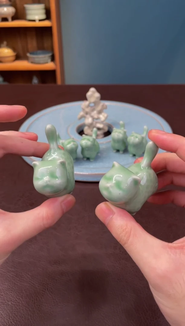 龙泉窑青瓷小猫咪