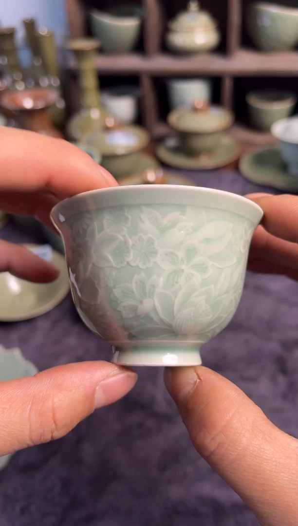 【闪购商品】瓷微瑕老货百花铃铛杯1只