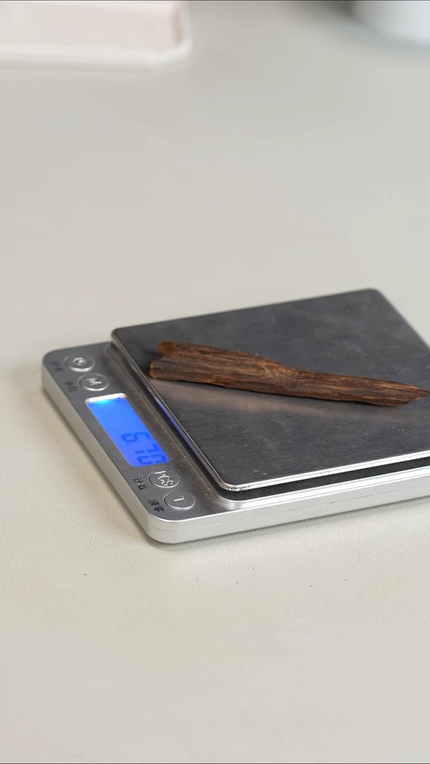 沉香沉香碎屑越南芽庄树心油沉水6.7g
