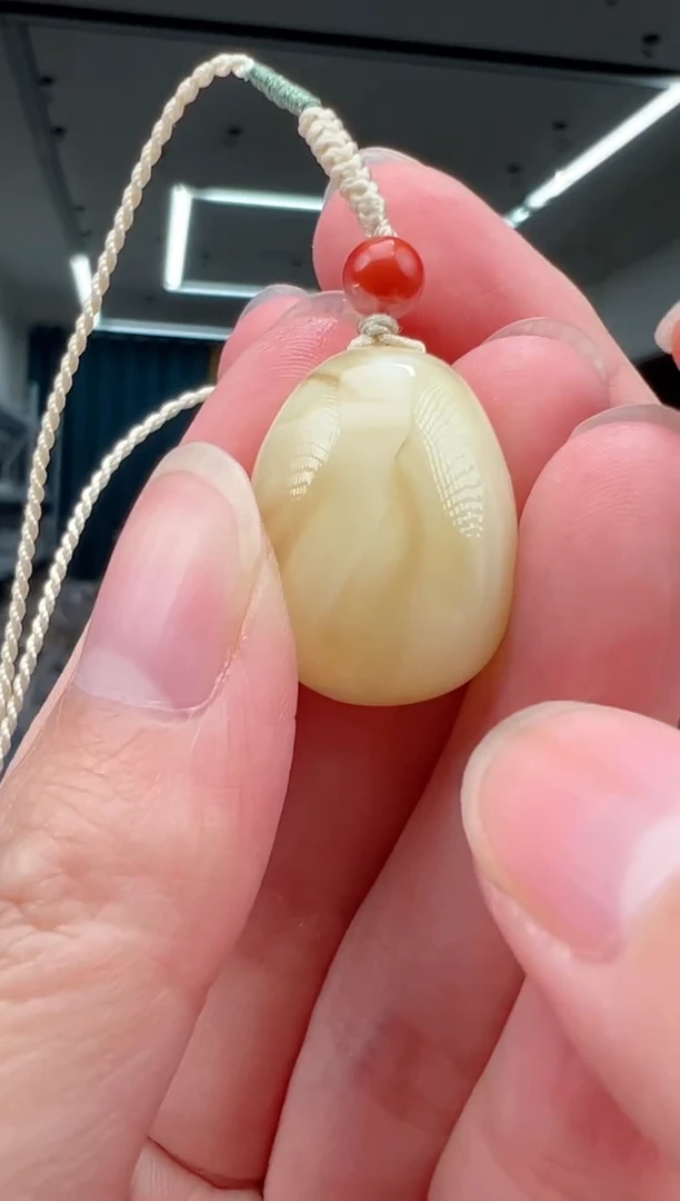 琥珀颈饰未镶嵌吊坠