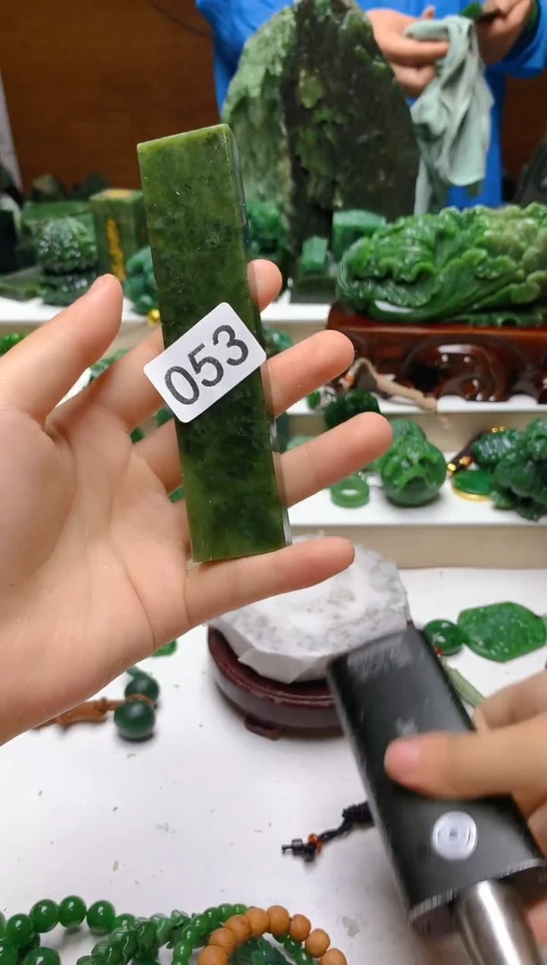 未镶嵌和田玉（碧玉）珠宝半成品有暇