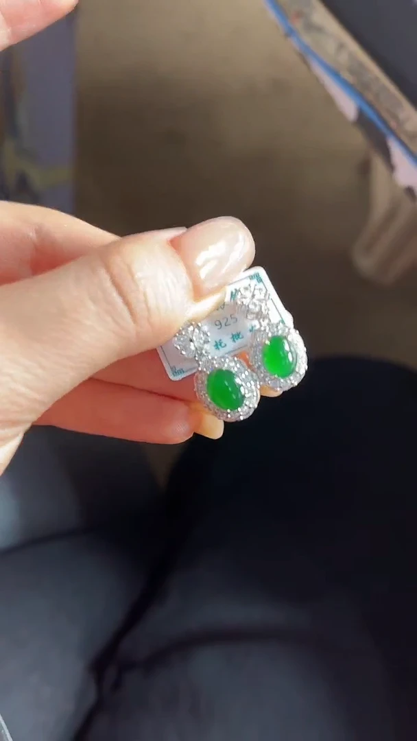 【闪购商品】翡翠耳饰未镶嵌100648824