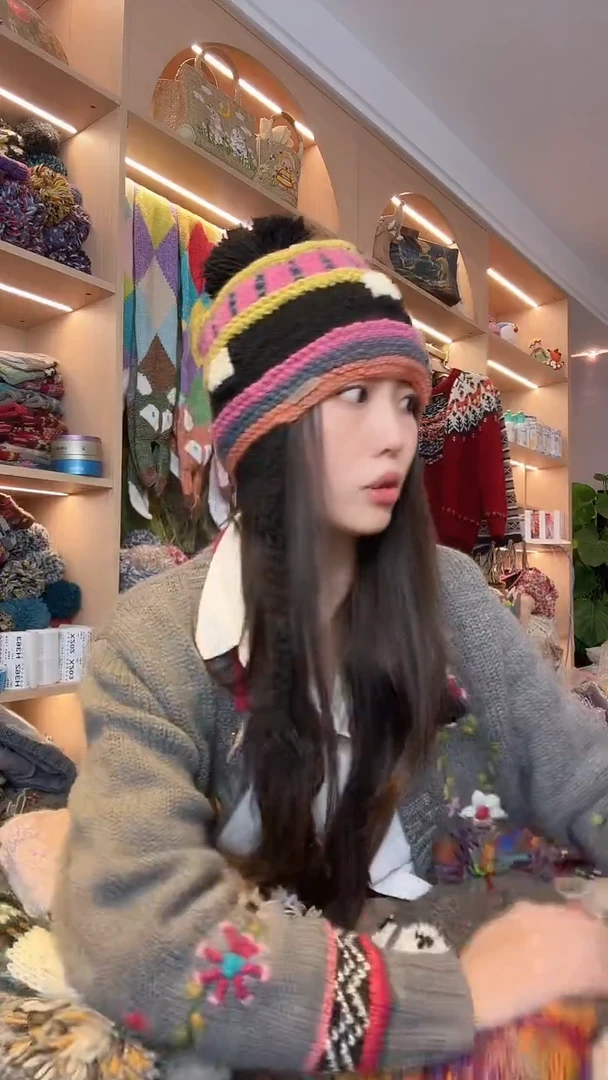 羊毛黑色小羊护耳帽