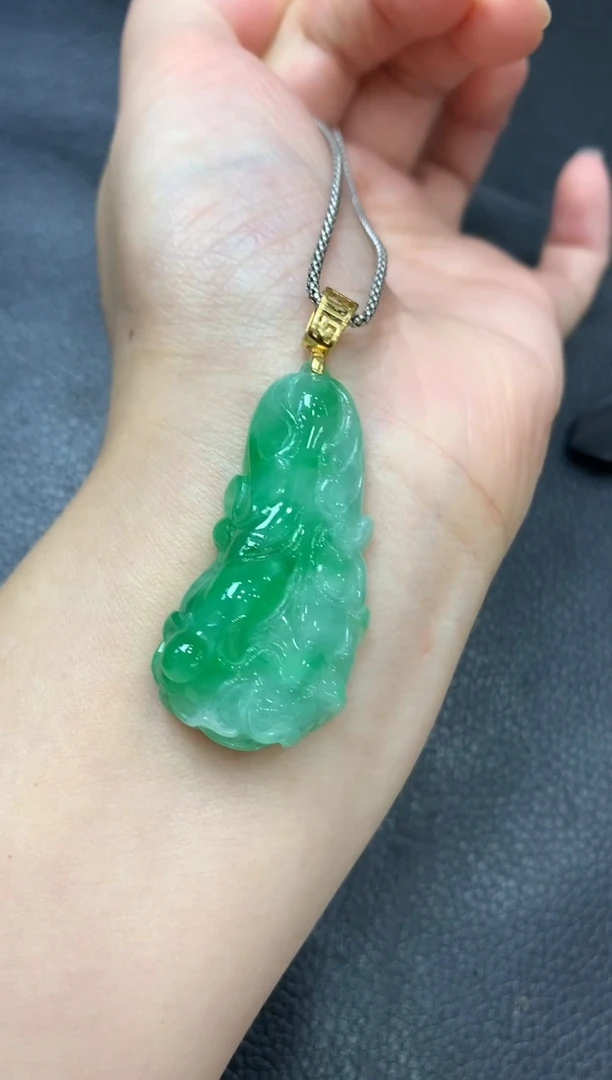 吊坠(不含链)18K金镶嵌翡翠白菜