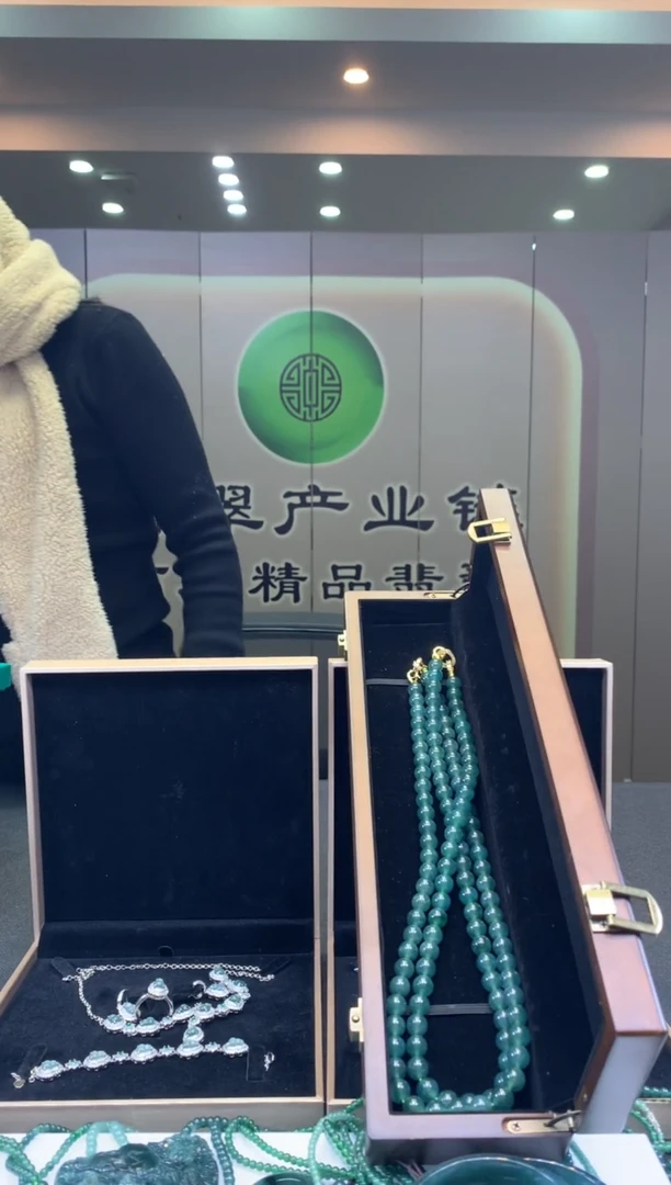 未镶嵌定制翡翠陌****.********1544123131