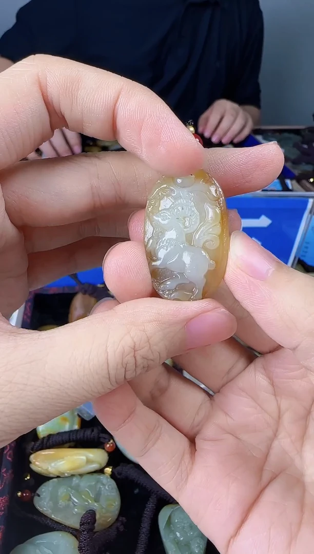 和田玉未镶嵌颈饰1