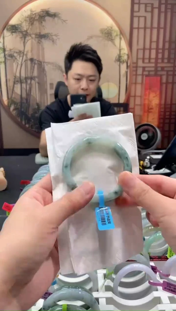 未镶嵌手镯翡翠000054234