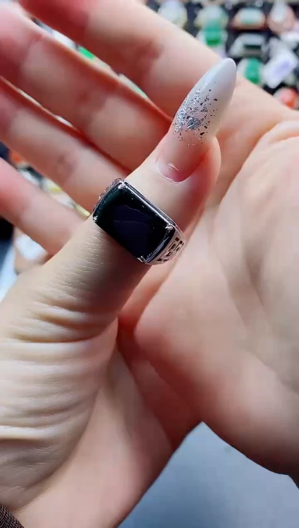 未镶嵌戒指翡翠一****！天然翡翠A货男戒