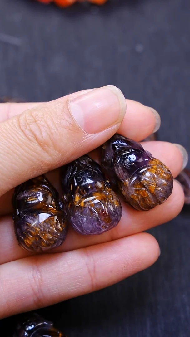 极光金多多趴趴狐吊坠未镶嵌水晶（多样性发其一）