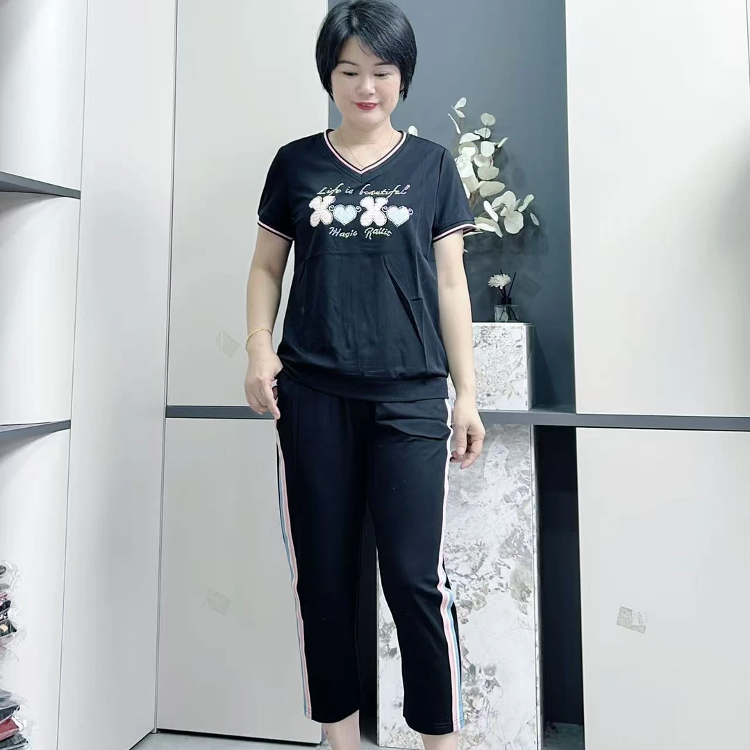 86535休闲运动妈妈套装气质圆领