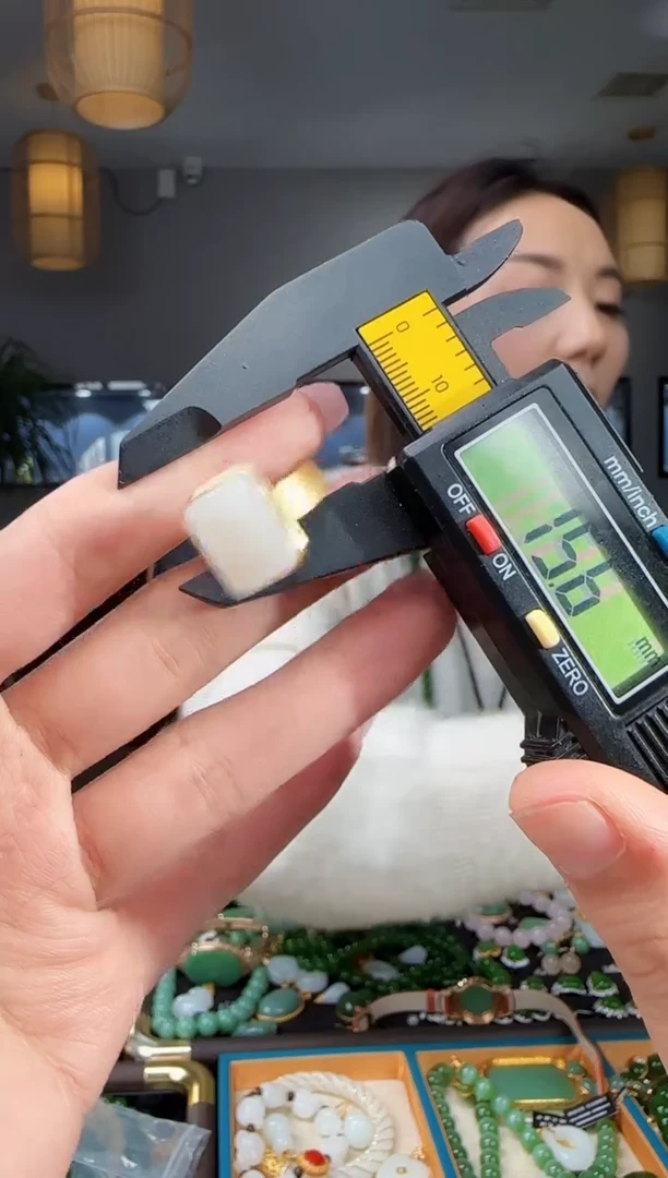 银S925镶嵌戒指和田玉1